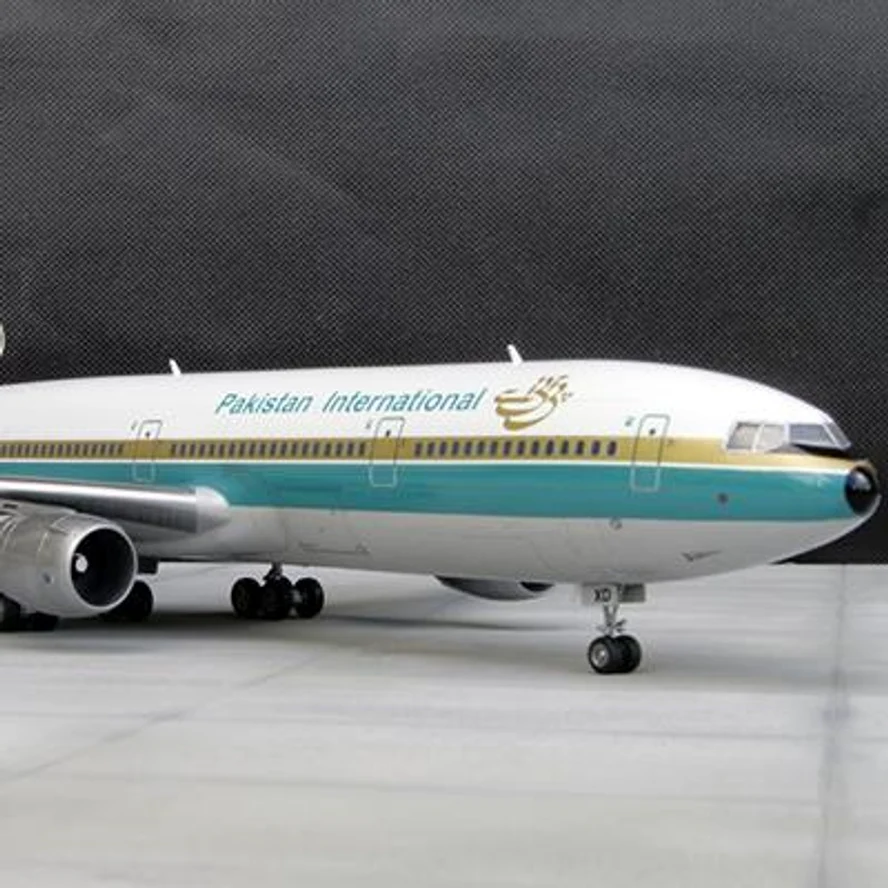 DC-10-30 PIA