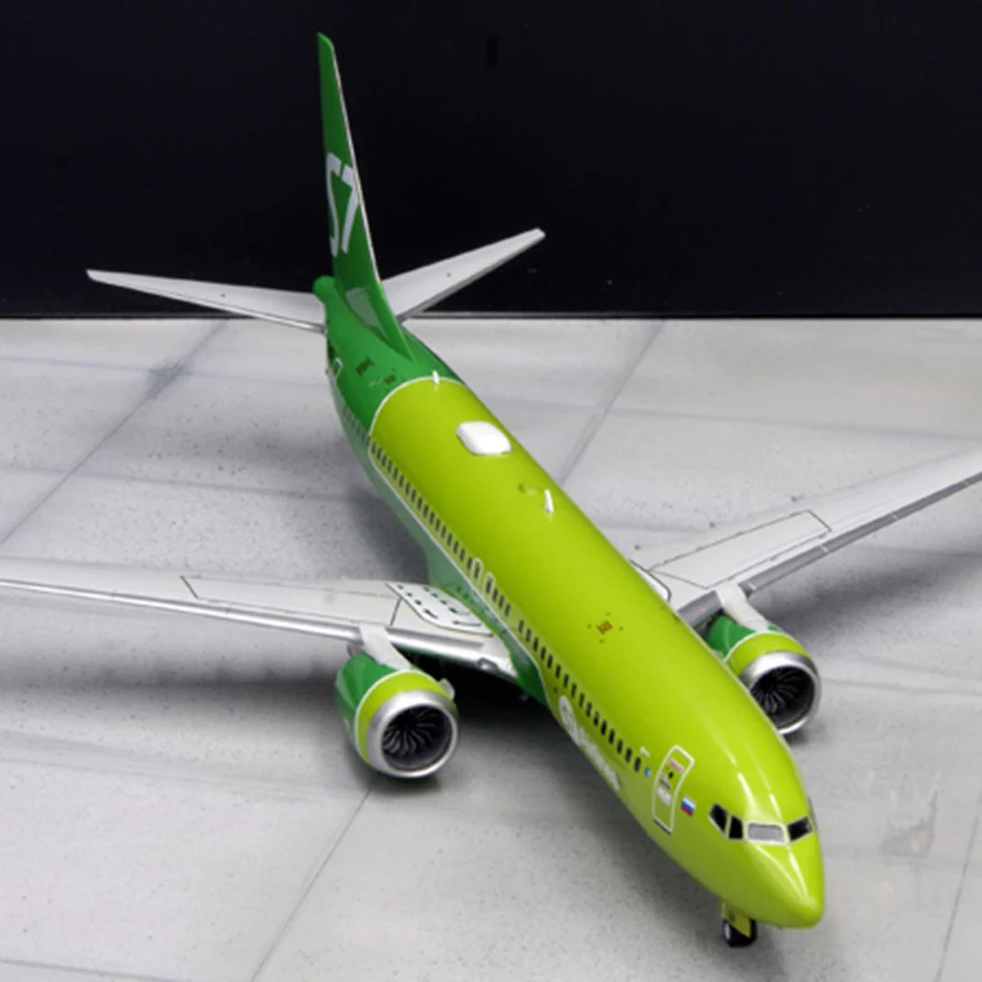 Boeing 737-MAX8 S7